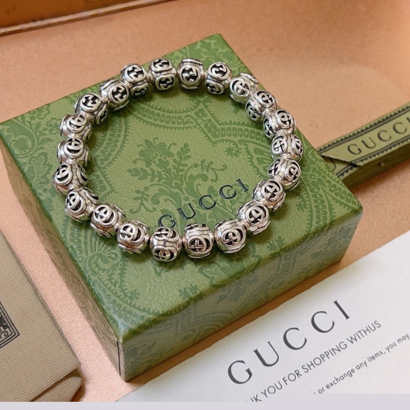 G*u*i bracelets
